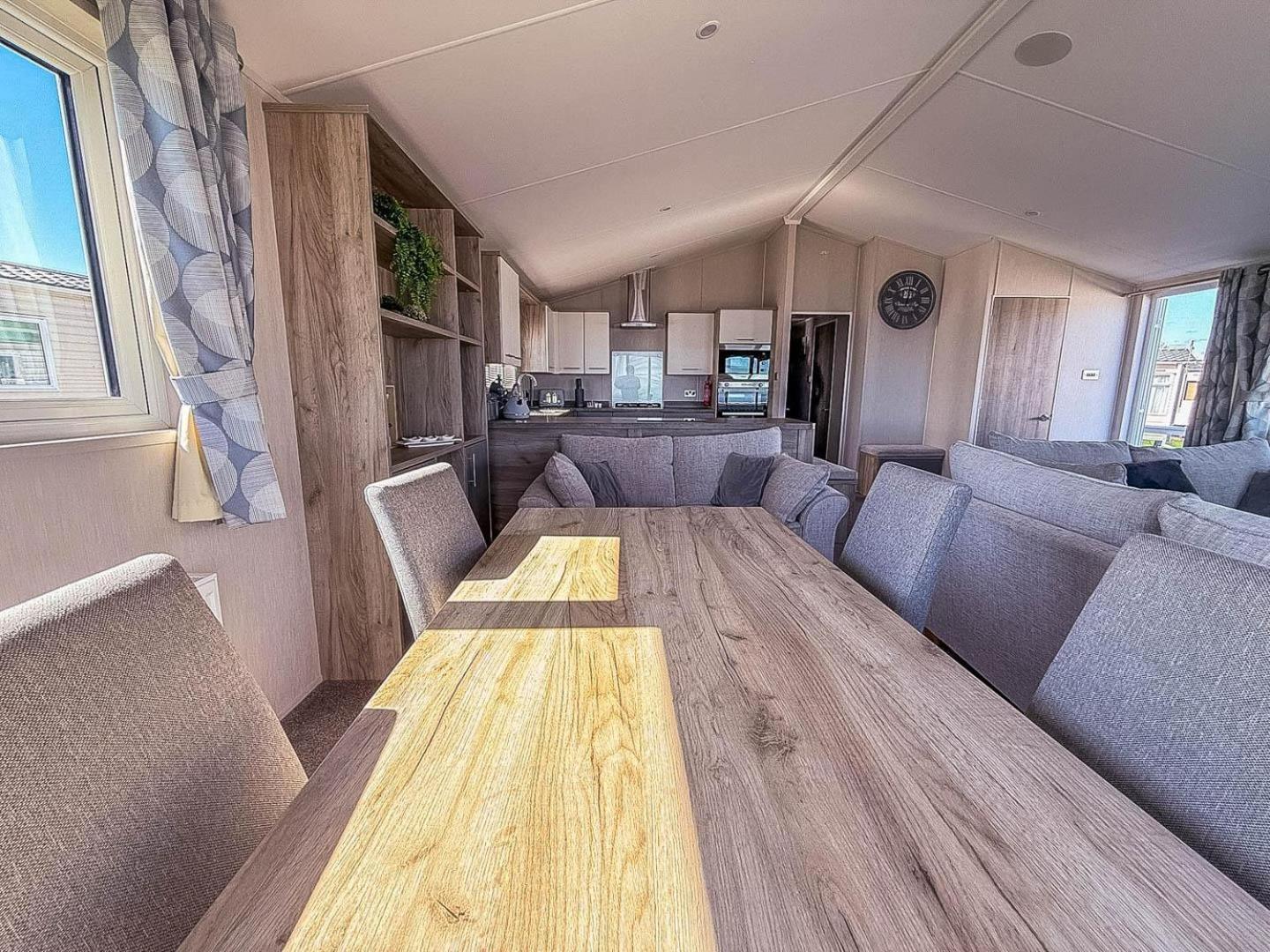 Stunning 6 Berth Lodge With Full Sea Views In Suffolk Ref 68007Cr Lowestoft Exterior photo